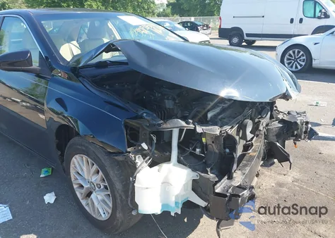 2016 Toyota Camry Le/Xle/Se/Xse z USA, uszkodzony, nr VIN 4T4BF1FK1GR567439